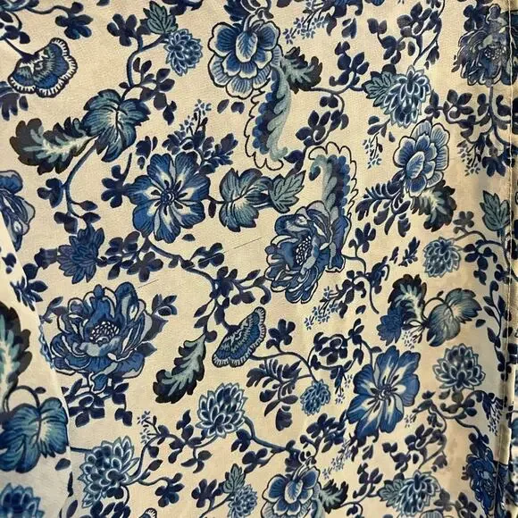 H&M Blue Floral Overthrow Shawl Size Medium - Picture 2 of 9